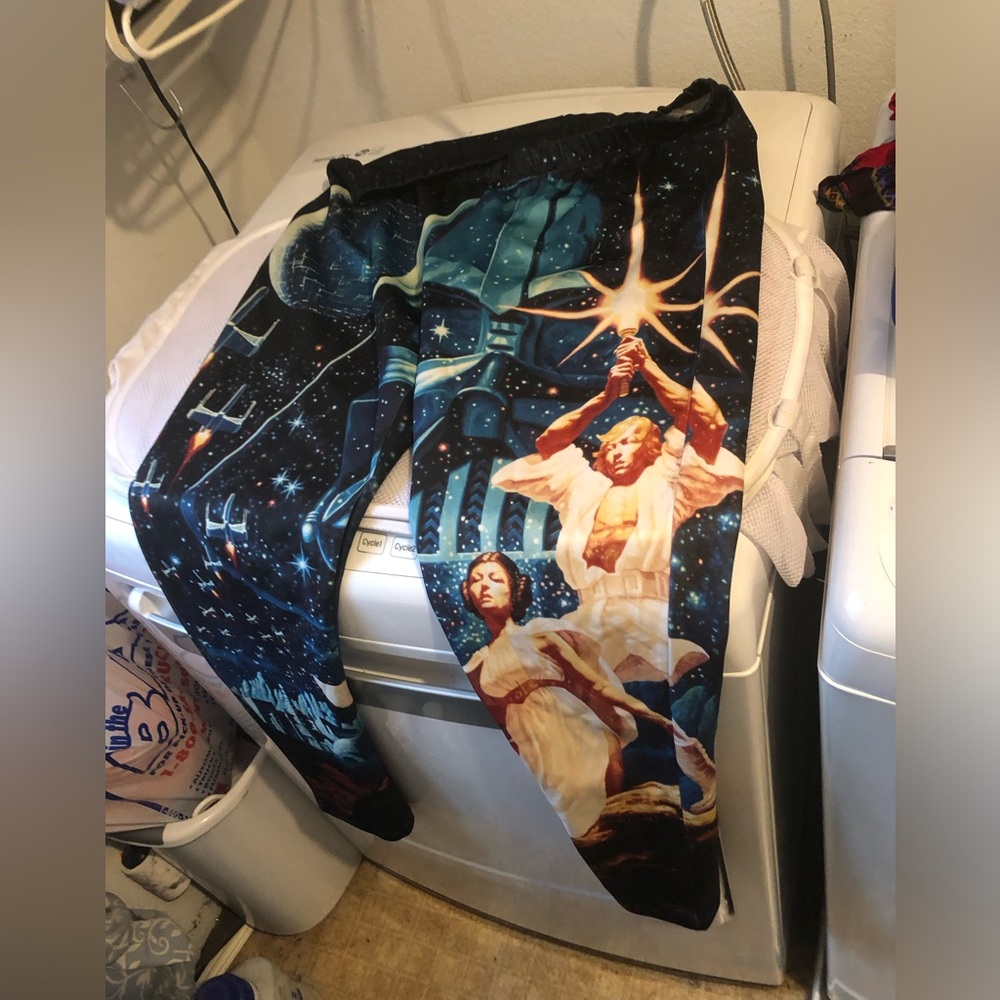 💫Authentic Star Wars Leggings - 683 $40 or $35 w/offer